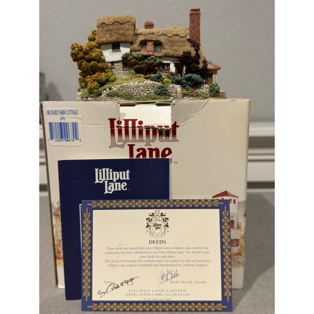 Lilliput Lane Orchard Farm Cottage Decor with deed